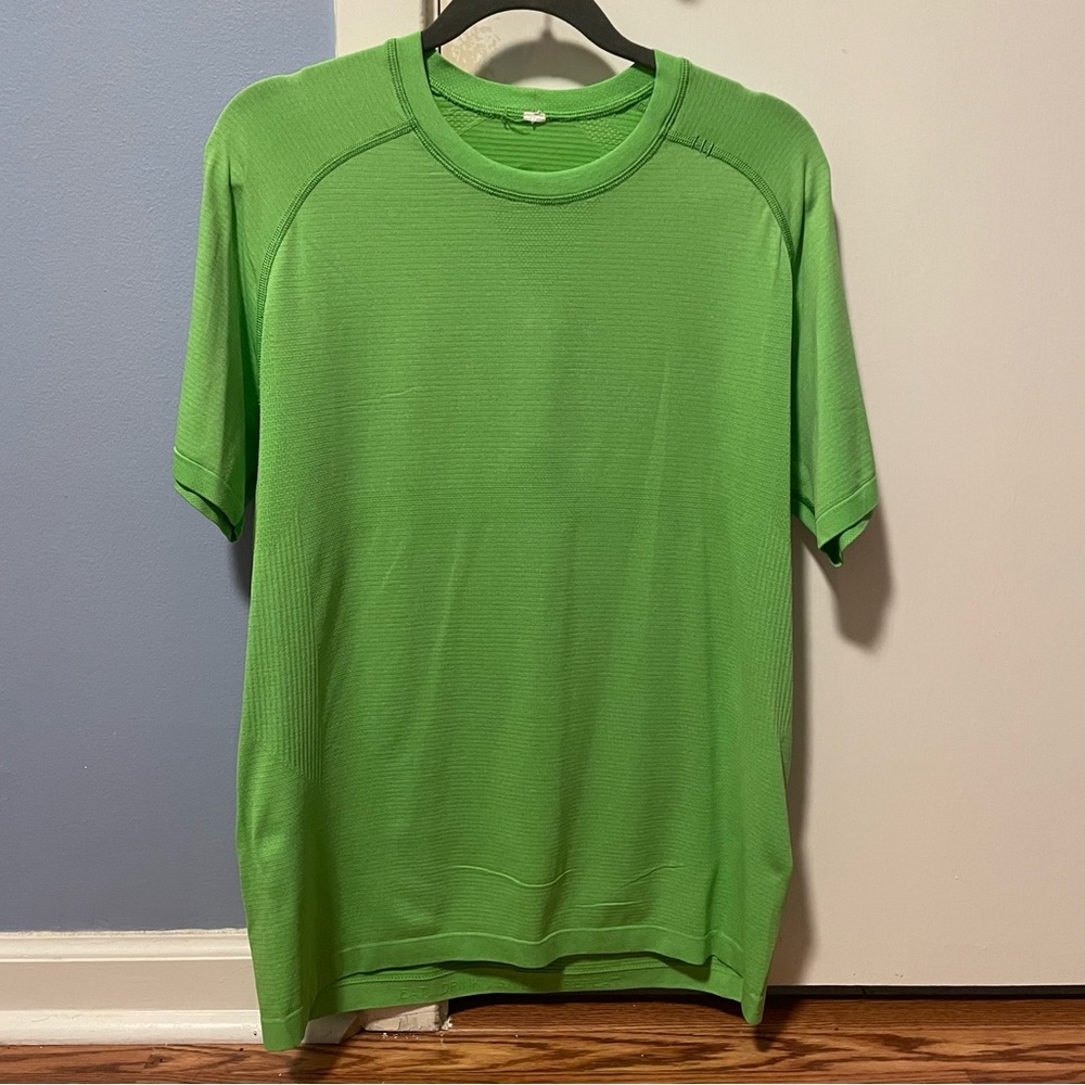 Lululemon Medium Metal Vent Tech Neon Green